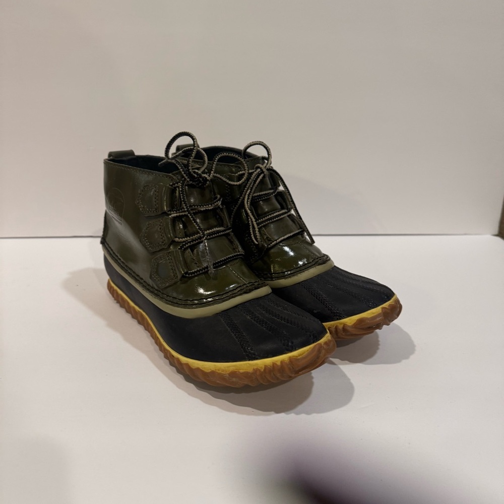 Sorel duck boots size 7